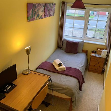 The Holly Tree Bed & Breakfast CBG Dış mekan fotoğraf