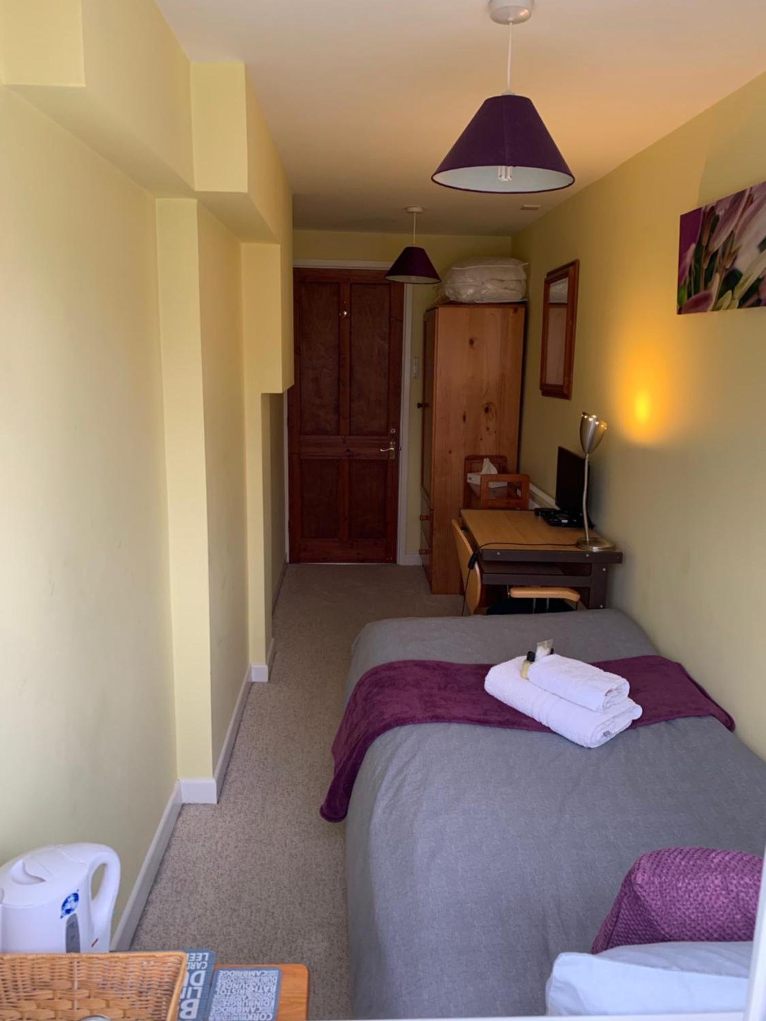 The Holly Tree Bed & Breakfast CBG Dış mekan fotoğraf
